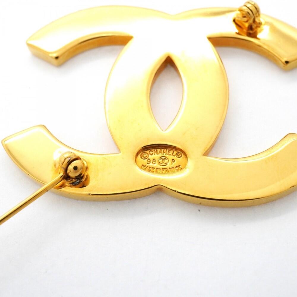 CHANEL Authentic Gold Logo Brooch - Picture 4 of 9
